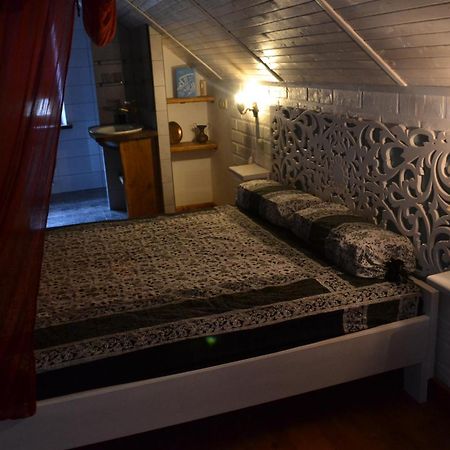 Romantic Guest House Kamianets-Podilskyi Exterior photo